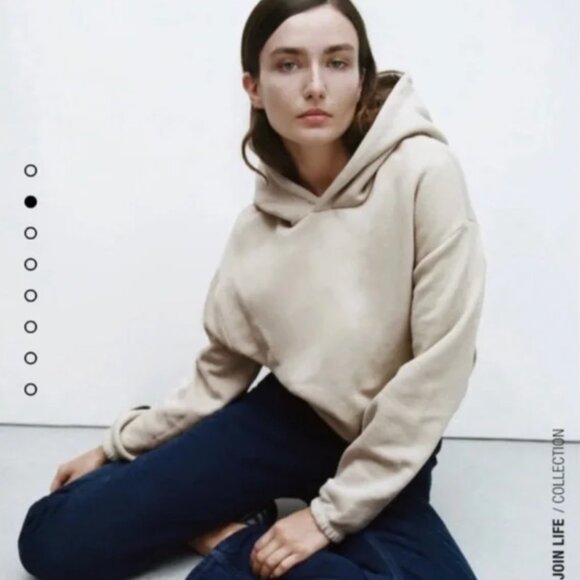 ZARA Cropped cream hoodie - Picture 1 of 2